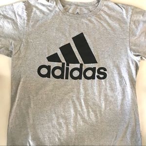 Adidas logo graphic T-shirt size large